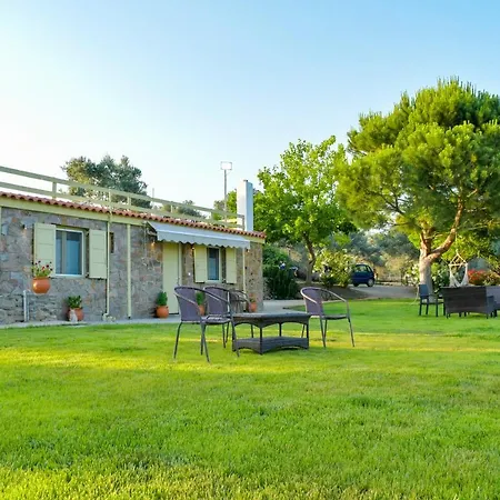 Dom wakacyjny House In 10 Acres Of Grass With Horses